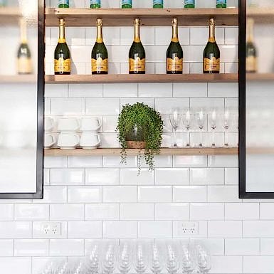 Benjamin's Kitchen Interior Decor